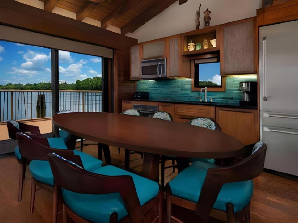 Disney's Polynesian Village 4*